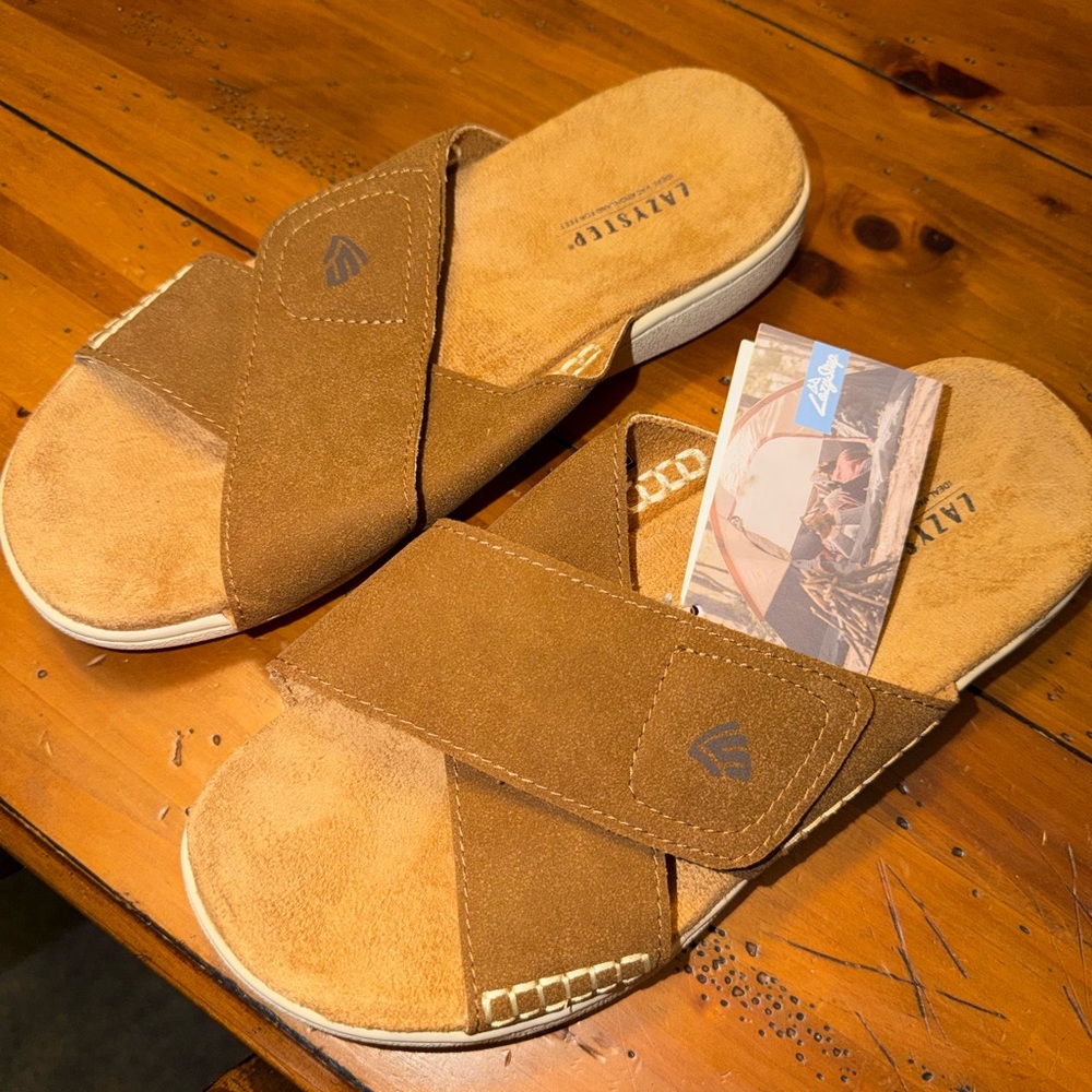 NEW NWT Lazy Step SUPER COMFY COMFY SIZE 8. Non slip. Adjustable.